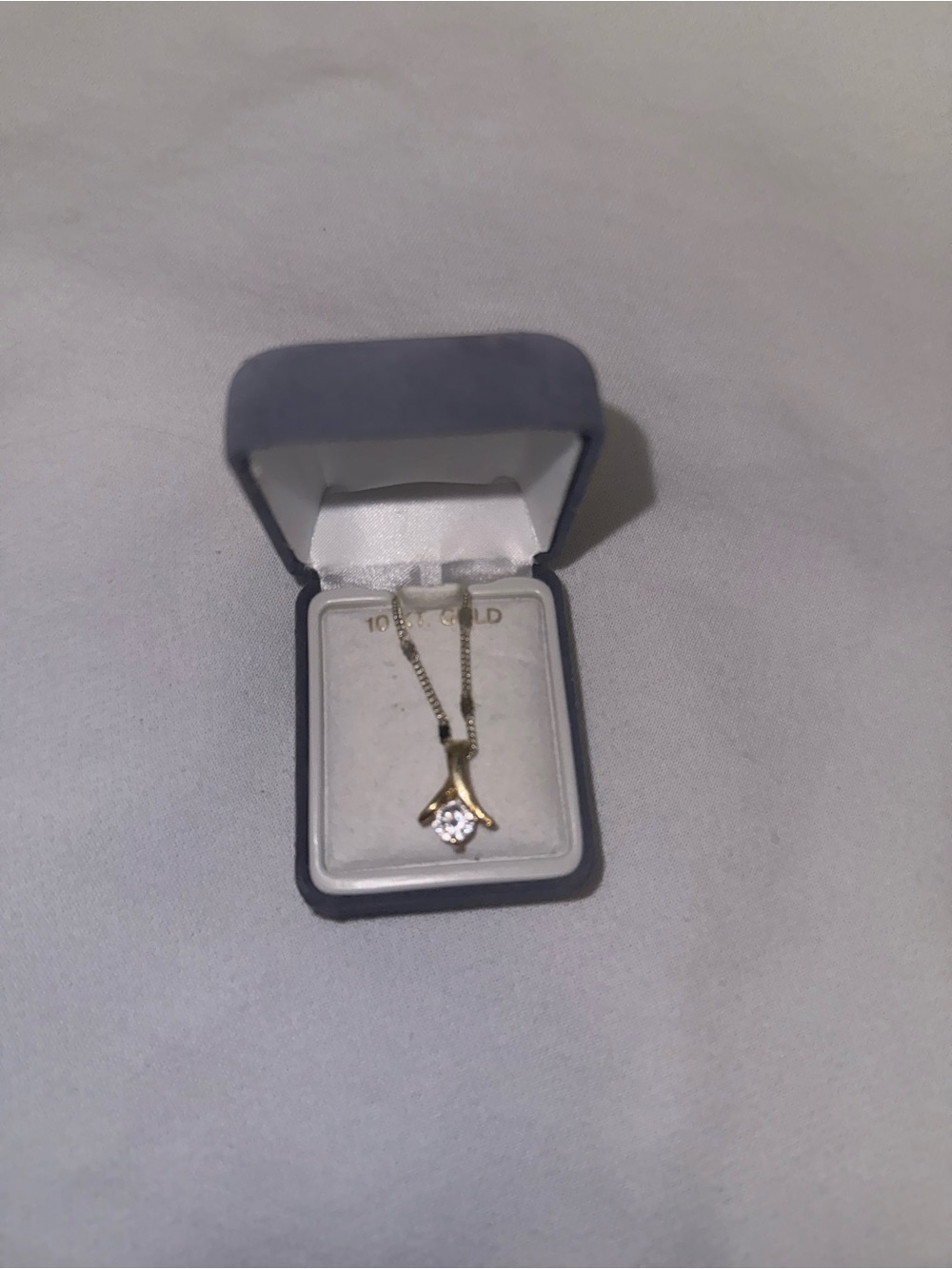 10K Gold Pendant Necklace with Clear Stone - Elegant Yellow Gold Finish